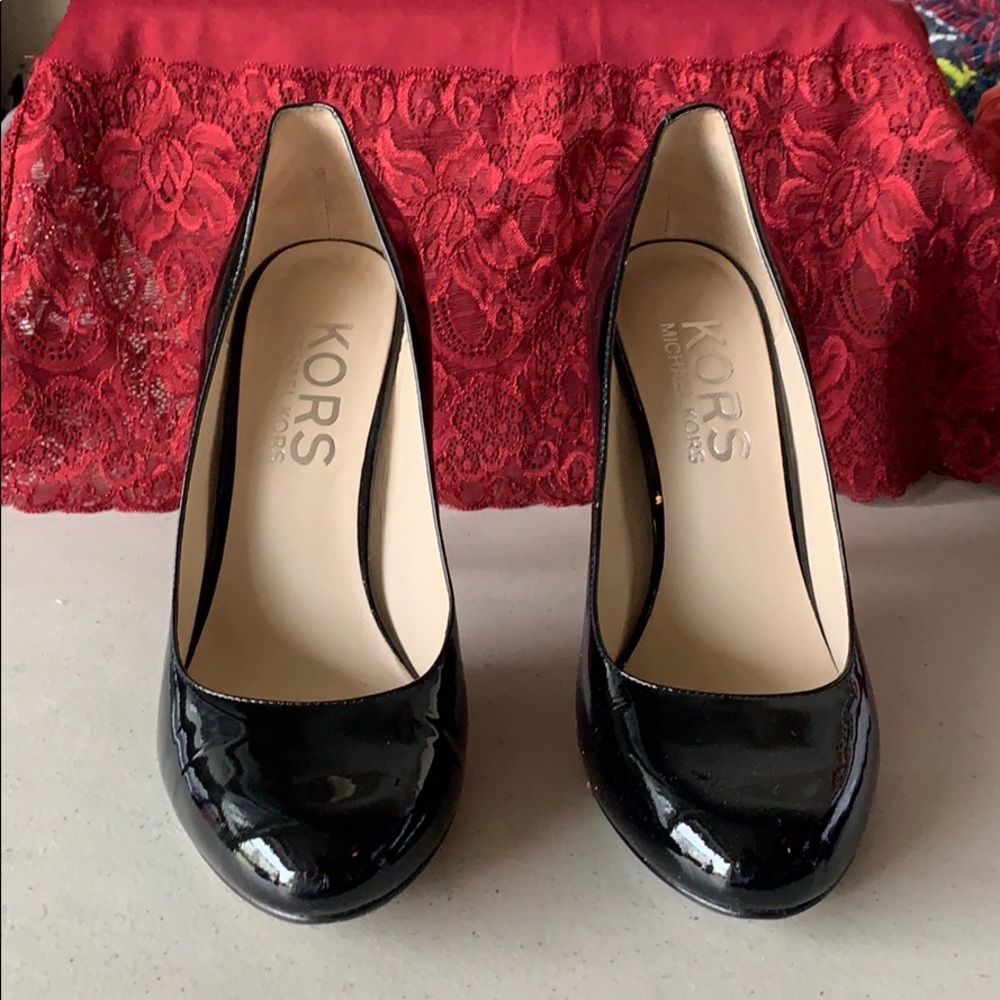 Michael Kors black patent leather pumps
